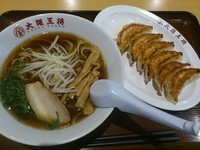 「中華そば（醤油）＋餃子のセット ￥650」@大阪王将 イオンモールむさし村山店の写真