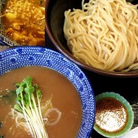 「濃厚魚介鶏つけめん（並盛200ｇ）＋カレ変ライス」@麺屋 頂 中川會 曳舟店の写真