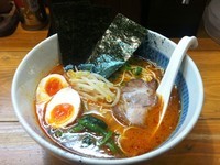 「辛口らーめん味玉入り 800円」@らーめん 日吉天神の写真