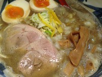 「煮干しそば（しょう油）800」@麺屋 音の写真