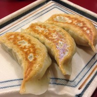 「プチギョーザ　210円」@よいち つけ麺研究所 東本町店の写真