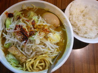 「カレーラーメン＋煮玉子＋半ライス」@中華そば 伝堂の写真