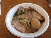 「大分佐伯ラーメン800円、肉肉増し300円、味玉100円」@東京ラーメンショー 2013の写真