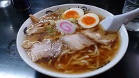 「醤油ラーメン味たま700円」@食堂 はせ川の写真