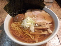 「醤油らーめん(あっさり葱油入り)＋味玉＋のり」@きくちひろきの写真