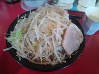 「濃厚味噌ラーメン（300g）ヤサイチョイマシ1/3」@麺や 唯桜の写真