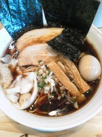 「たまり醤油(中)特製四点盛り」@らーめん みき屋の写真