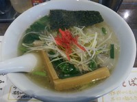 「豚そば（大盛り）」@俺らラーメン ちょもらんまの写真