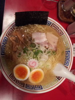 「気仙沼ラーメン潮味　半熟玉子入り+ランチ」@かもめ食堂の写真