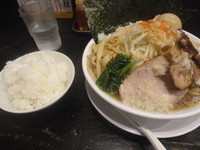 「特製背脂煮干らぁ麺大盛+ライス」@背脂煮干中華そば 心やの写真