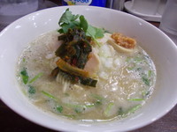 「鶏白湯～煮干豚モツ仕立て～（ゲリラ限定）」@ラーメン愉悦処 似星の写真