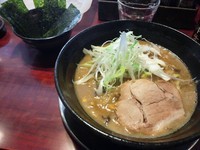 「豚骨味噌ラーメン　７００円+海苔　１００円」@豚骨ラーメン じゃぐら 高円寺店の写真