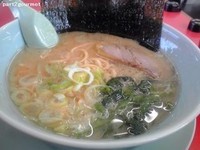 「サービスセットA醤油ラーメン・チャーシュー丼(680円)」@ラーメン山岡家 守谷店の写真