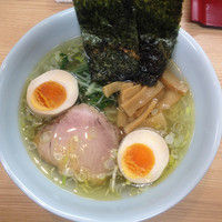 「塩らーめん680円＋煮玉子100円」@比内地鶏らーめん 桜鳥の写真