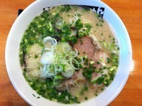 「博多ラーメン 680円 +替え玉 120円」@博多らーめん 天神の写真