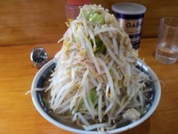 「プチラーメン600野菜増し増し」@ラーメン角次の写真