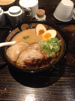 「黒潤（全部入り）」@ららら らーめん 佐賀駅北口店の写真