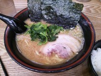 「らーめん＋半ライス　500+50円」@らーめん せい家 経堂店の写真