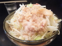 「ラーメン600円(野菜ニンニクからめ背脂ブロック)」@麺や 希 御徒町店の写真
