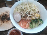 「【11月限定】焼カレーまぜ麺 ￥800＋生ビール ￥200」@伝家 志木店の写真