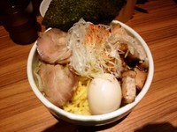 「エビマヨ汁なし(大)￥700＋肉増し￥200＋麺増し￥100」@汁なし破顔の写真