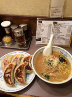 「みそセット800（みそラーメン小、餃子5個）」@開楽の写真