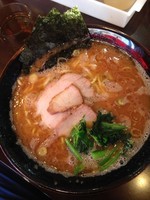 「ラーメン➕中盛➕麺硬め」@杉田家 千葉祐光店の写真