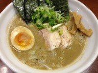 「濃厚荒にぼしそば タレ無しver＋特入り」@DOG HOUSEの写真