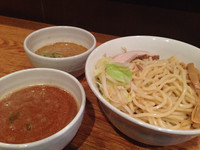 「二色つけめん 大盛 ／海老味噌・トマト」@神保町 可以の写真