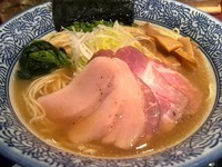 「チャーシュー芳醇香味そば（醤油）　900円」@麺屋 一燈 ラゾーナ川崎店の写真