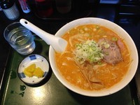 「味噌ラーメン・半チャーハンセット（１０００円）」@北海とんこつらーめん 純輝 潮来本店の写真