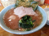「朝ラーメン+味玉（３００円月末ツイッター割+１００円）」@横浜ラーメン 武蔵家 大井町店の写真