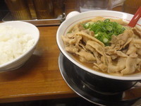 「定番茶系肉入り（大）+大ライス+生卵（無料）」@徳島ラーメン 可成家 tokyo 代々木店の写真