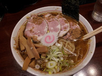 「チャーシューめん＋大盛り」@煮干中華そば 鈴蘭 新宿店の写真