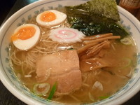 「塩らーめん（味玉入り）」@塩らーめん しお丸の写真