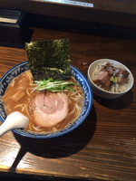 「濃厚魚出汁ラーメン(700円)+角煮丼(150円)」@らーめん嗟哉の写真
