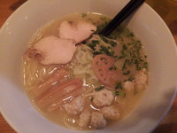 「鶏白湯ラーメン(塩)＋つくね＋替え玉１玉」@支那そば 一本気の写真