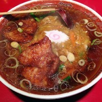 「スタミナ唐揚ラーメン（豚ロース）1155円」@ラーメン桐生 笠懸店の写真