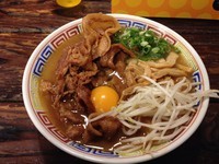 「肉そば＋生玉子」@うだつ食堂の写真