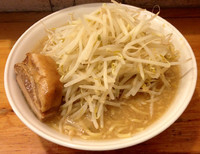 「らーめん680円（250g）＋大盛100円（＋120g）をヤサイ」@らーめん 影武者 外伝の写真