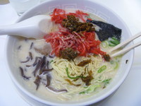 「豚骨ラーメン　５００円」@博多天神 新橋2号店の写真