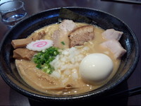 「特製 濃厚中華そば」@中華そば 輝羅の写真