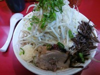 「博多ラーメン！？千里眼　ヤサイニンニクアブラ　680円」@千里眼の写真