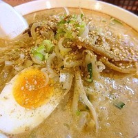 「こく旨味噌らーめん　800円」@味噌らーめん まる久の写真