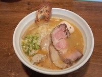 「鶏そば　塩　特製トッピング(700＋250円)」@はりけんラーメンの写真