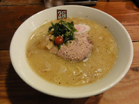 「塩煮干しらーめん」@煮干しらーめん 玉五郎 天満本店の写真