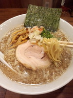「背脂煮干らぁめん（大盛同料金・太麺）750円」@らぁめん 泰然の写真