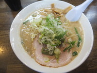 「味噌ラーメン700円(8周年記念300円)+ギト＆硬＆濃」@こってりらーめん 誉の写真