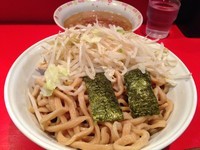 「大つけ麺（800円）小ラーメン・アブラヤサイ」@ラーメン二郎 府中店の写真
