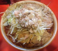 「大盛豚入りラーメン（900円）ヤサイアブラニンニク」@ラーメン二郎 仙川店の写真